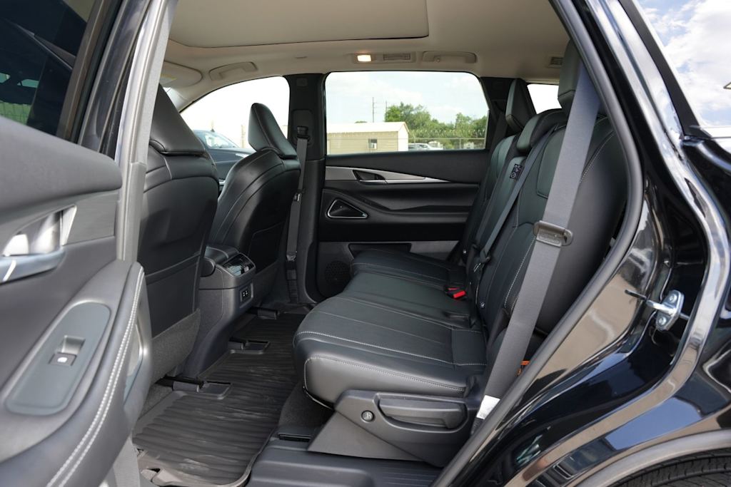 Thumbnail: 2027 INFINITI QX60 - 12