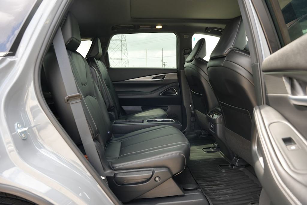 Thumbnail: 2027 INFINITI QX60 - 24