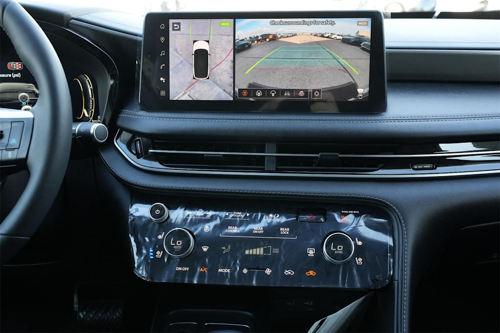 Thumbnail: 2026 INFINITI QX60 - 14