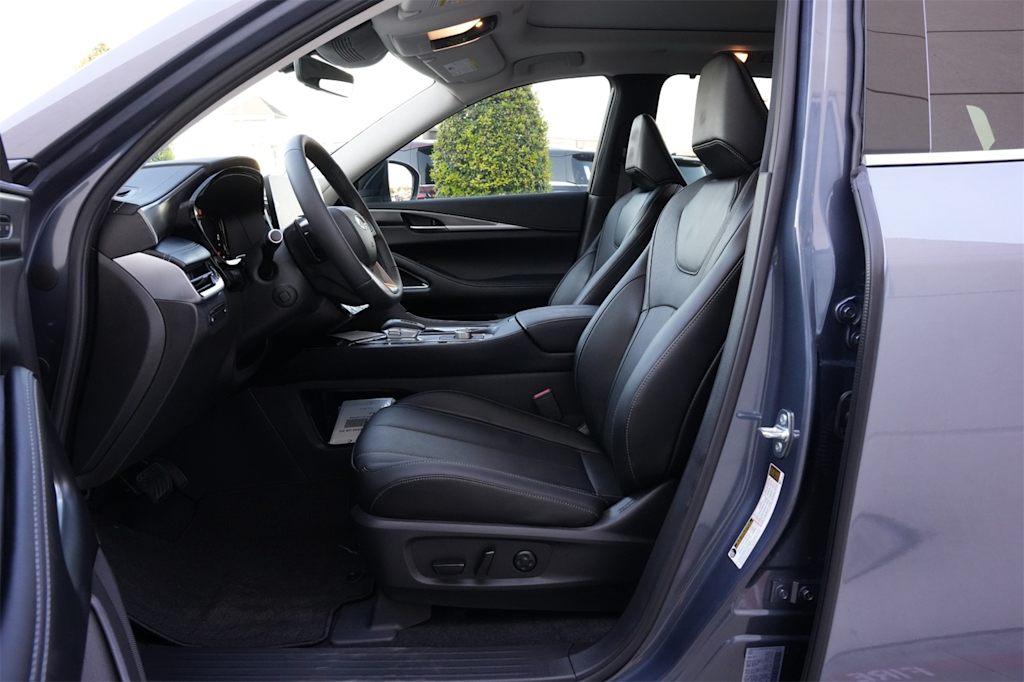 Thumbnail: 2026 INFINITI QX60 - 10