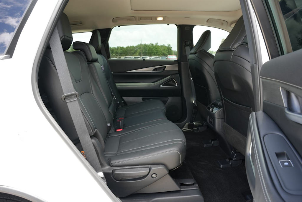 Thumbnail: 2026 INFINITI QX60 - 25