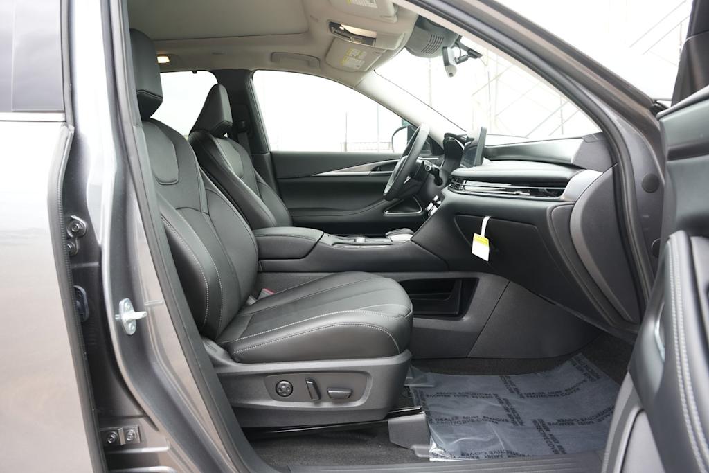 Thumbnail: 2026 INFINITI QX60 - 11