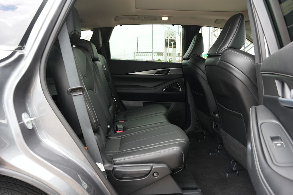 Thumbnail: 2026 INFINITI QX60 - 25