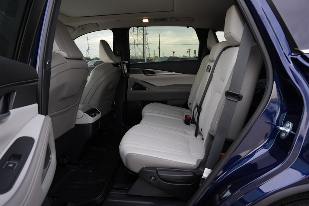 Thumbnail: 2026 INFINITI QX60 - 12