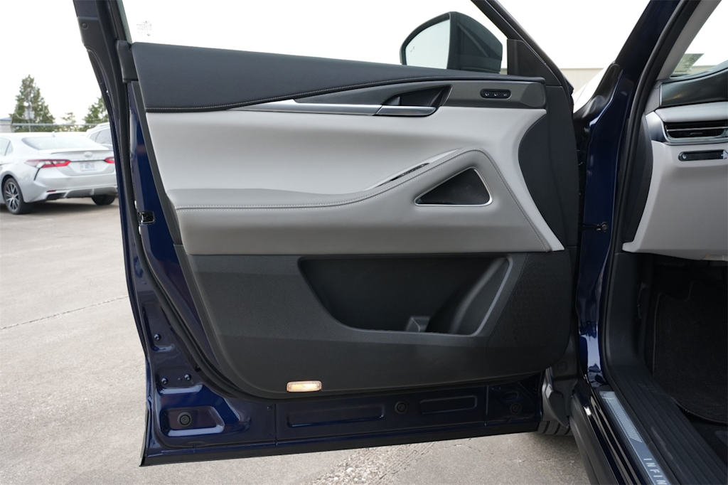 Thumbnail: 2026 INFINITI QX60 - 26