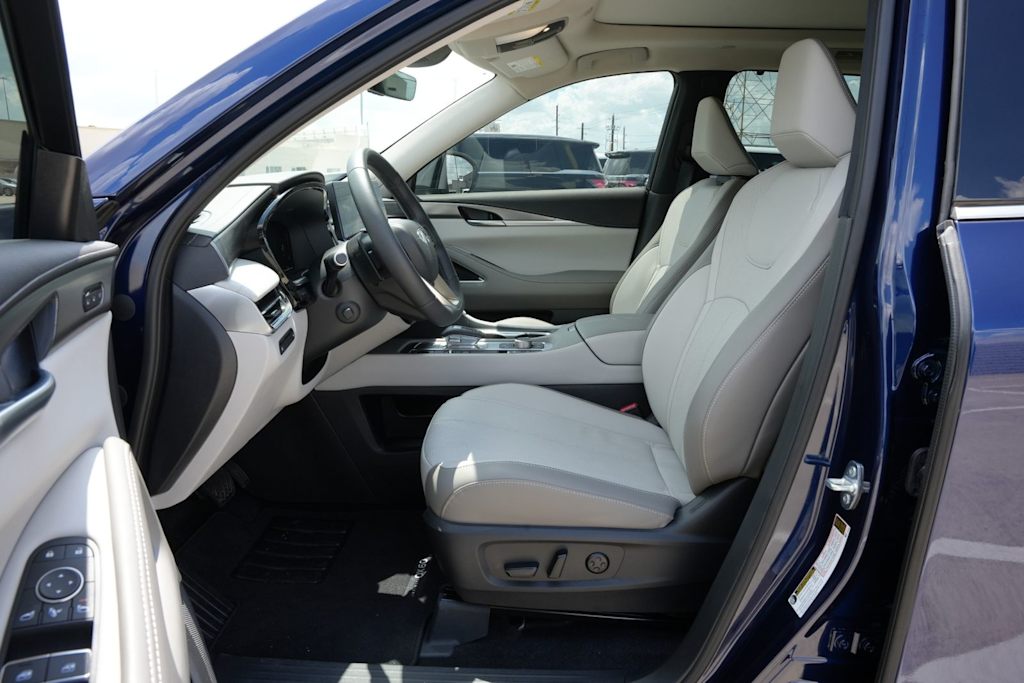 Thumbnail: 2026 INFINITI QX60 - 10