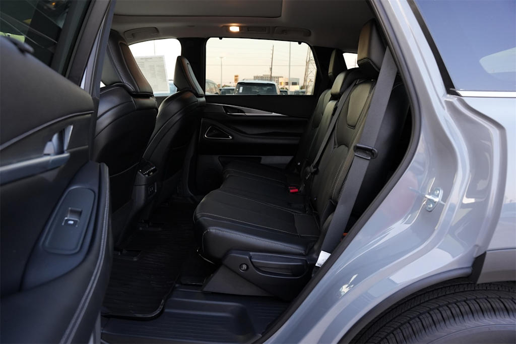 Thumbnail: 2026 INFINITI QX60 - 12