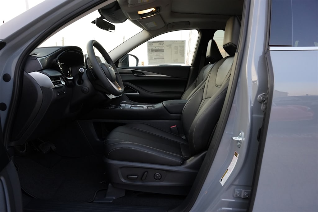 Thumbnail: 2026 INFINITI QX60 - 10