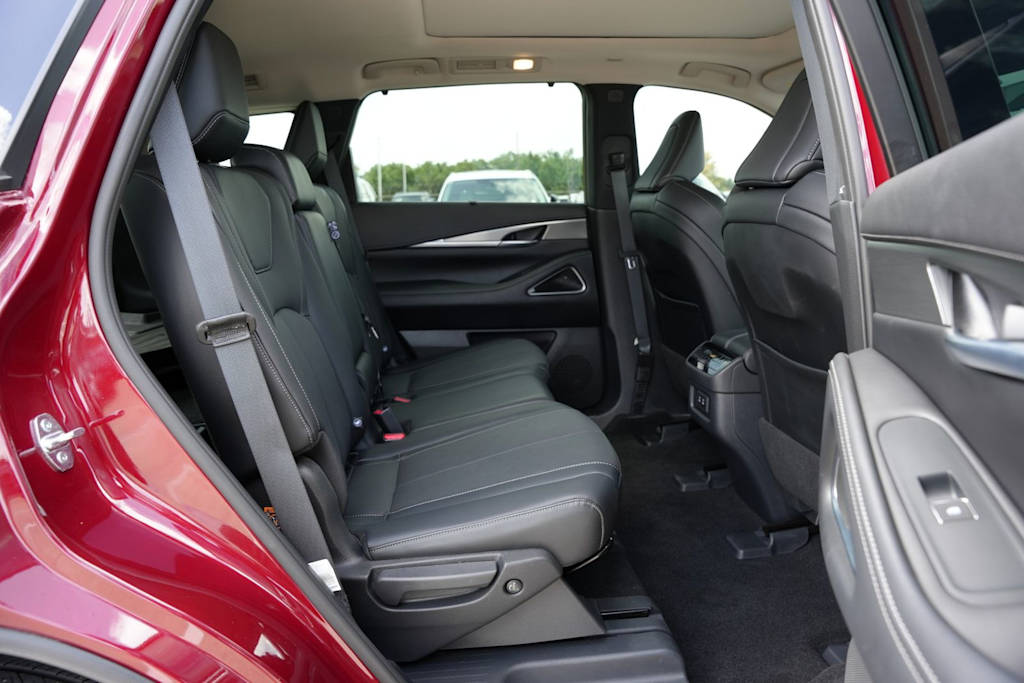 Thumbnail: 2026 INFINITI QX60 - 24