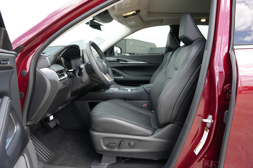 Thumbnail: 2026 INFINITI QX60 - 10