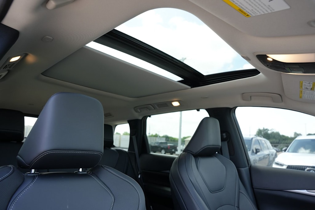 Thumbnail: 2026 INFINITI QX60 - 26