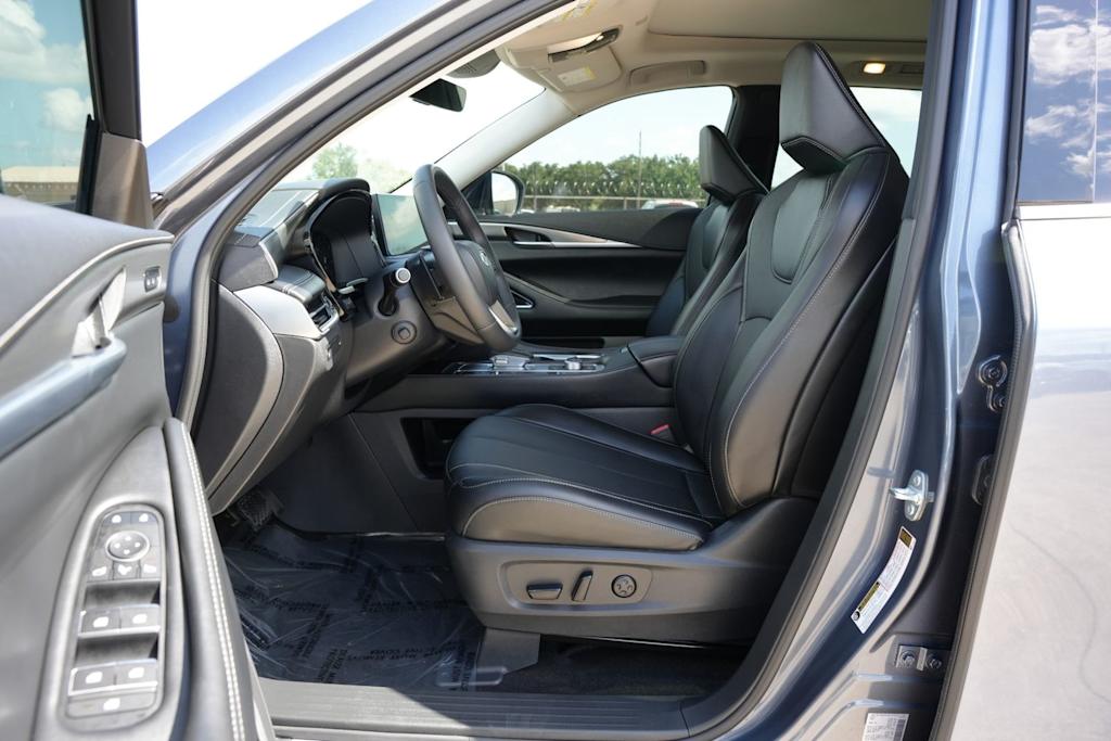 Thumbnail: 2026 INFINITI QX60 - 10