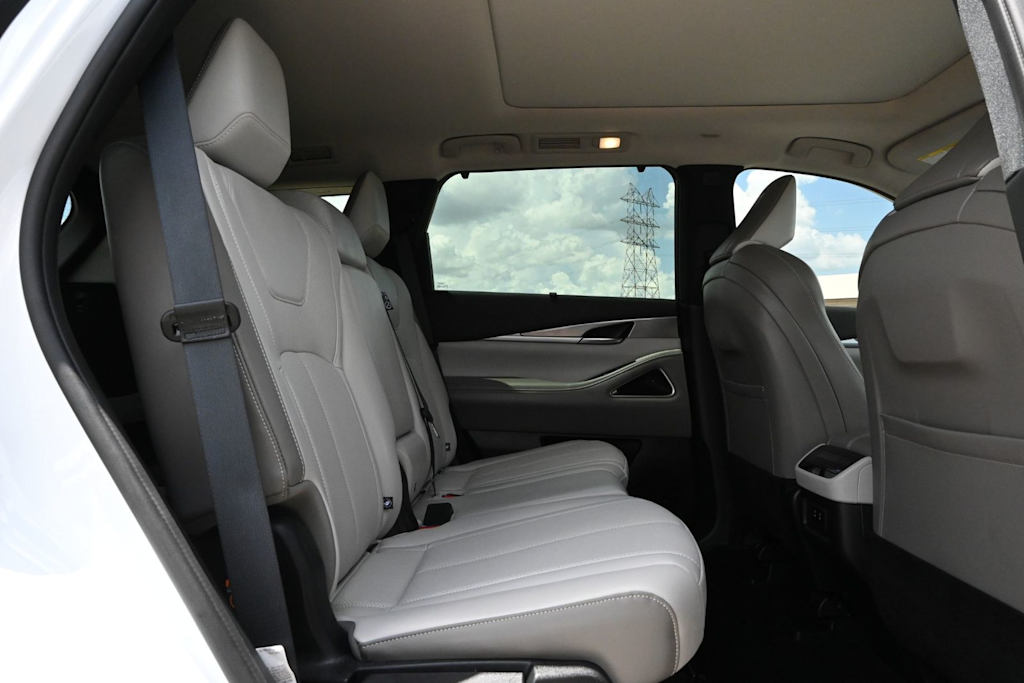 Thumbnail: 2026 INFINITI QX60 - 24