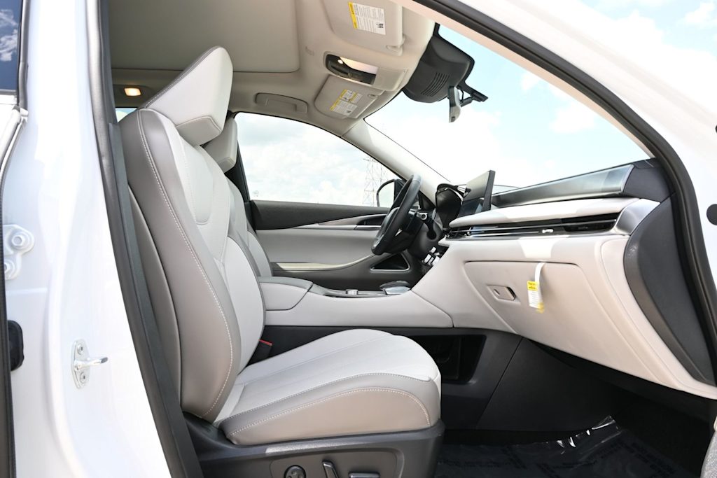 Thumbnail: 2026 INFINITI QX60 - 10
