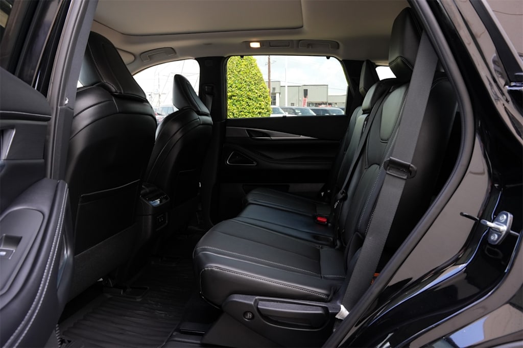 Thumbnail: 2026 INFINITI QX60 - 12