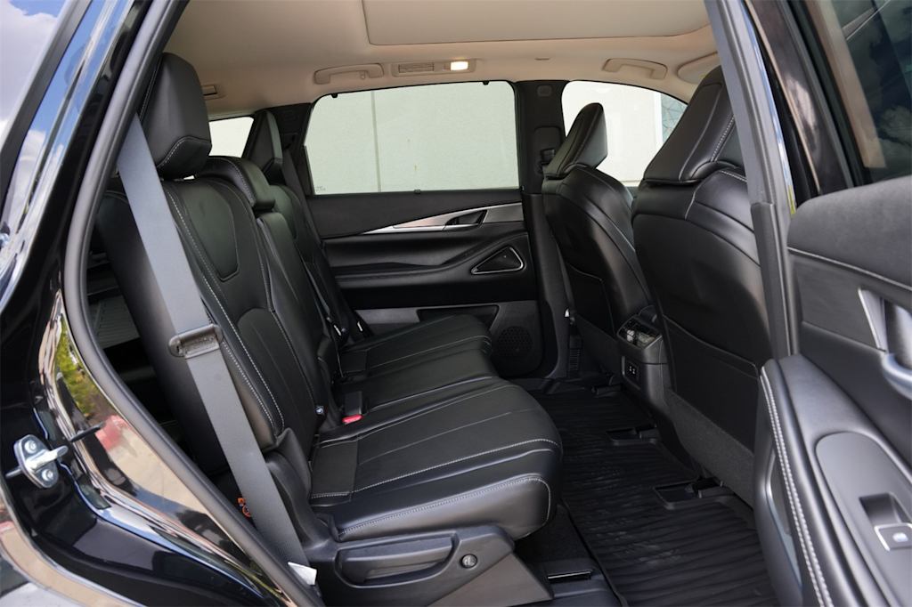 Thumbnail: 2026 INFINITI QX60 - 26