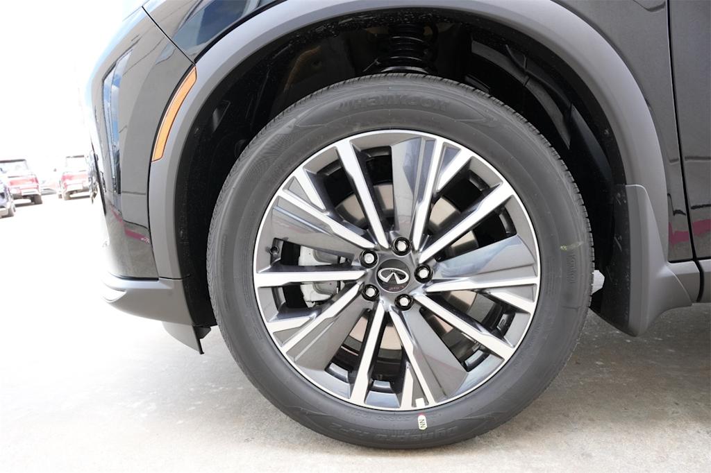 Thumbnail: 2026 INFINITI QX60 - 8