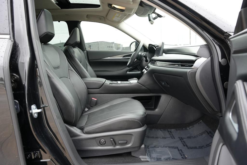 Thumbnail: 2026 INFINITI QX60 - 10