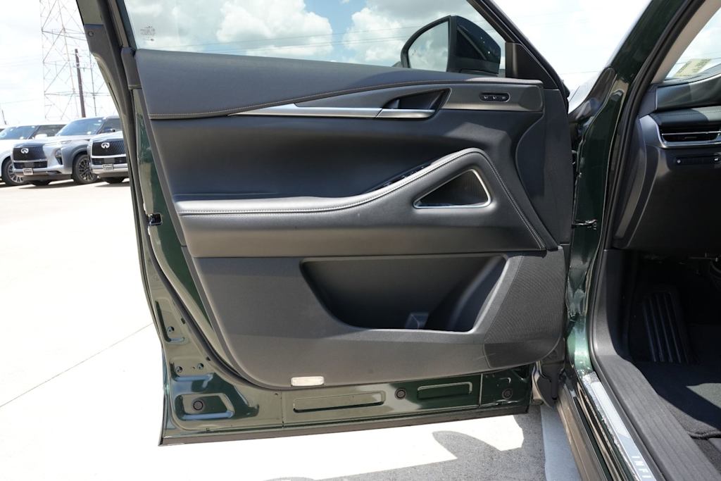 Thumbnail: 2026 INFINITI QX60 - 21