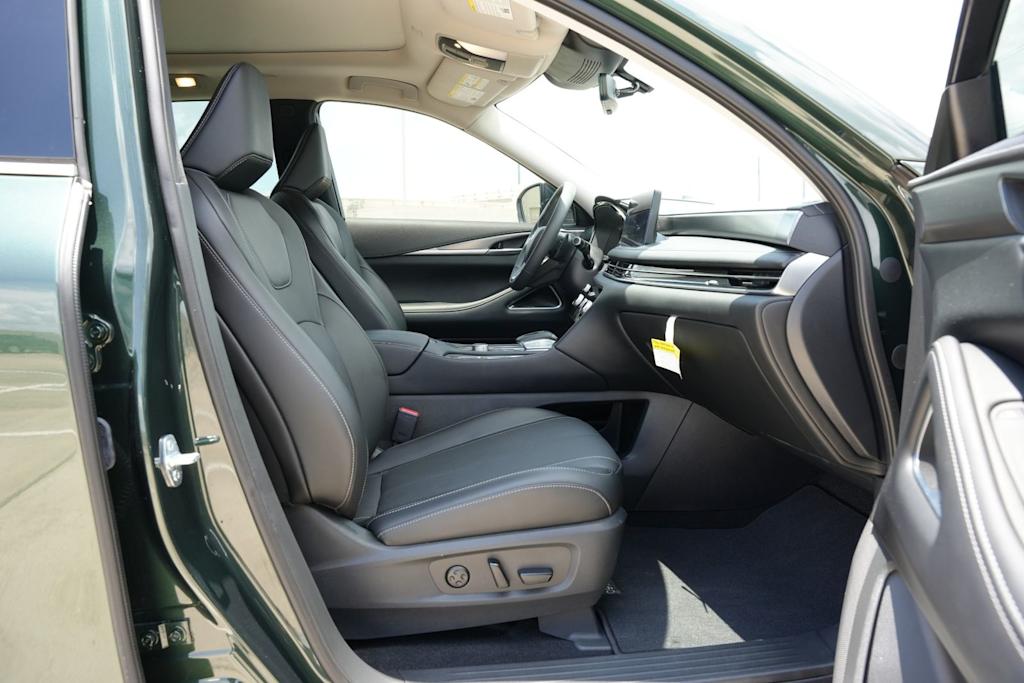 Thumbnail: 2026 INFINITI QX60 - 23