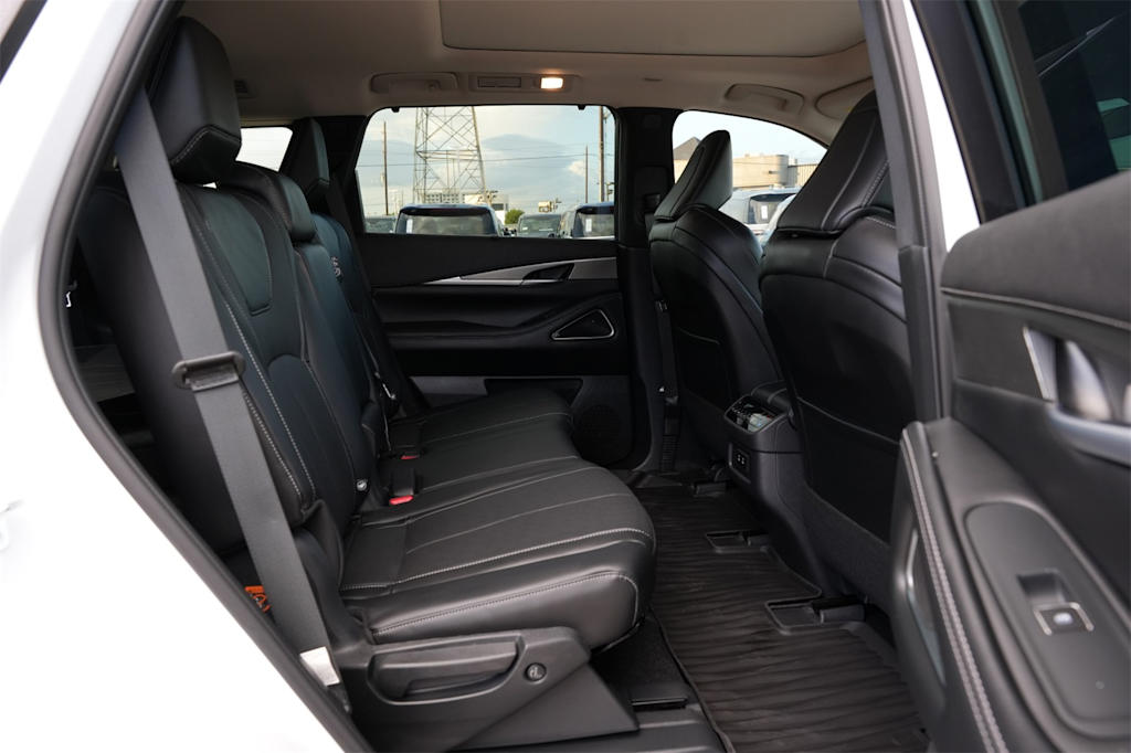 Thumbnail: 2026 INFINITI QX60 - 25