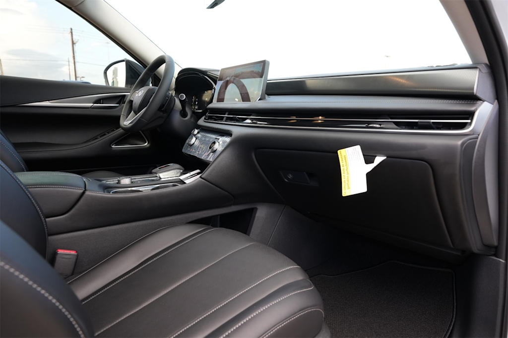 Thumbnail: 2026 INFINITI QX60 - 12