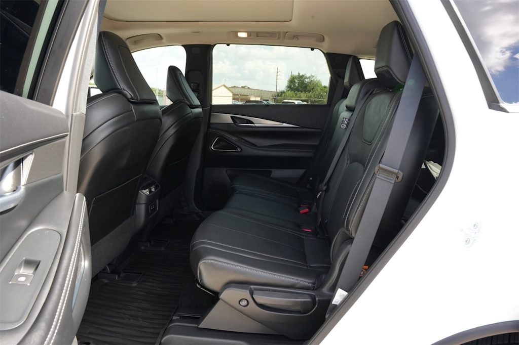 Thumbnail: 2026 INFINITI QX60 - 12