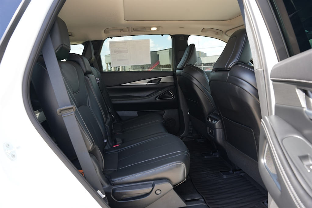 Thumbnail: 2026 INFINITI QX60 - 25