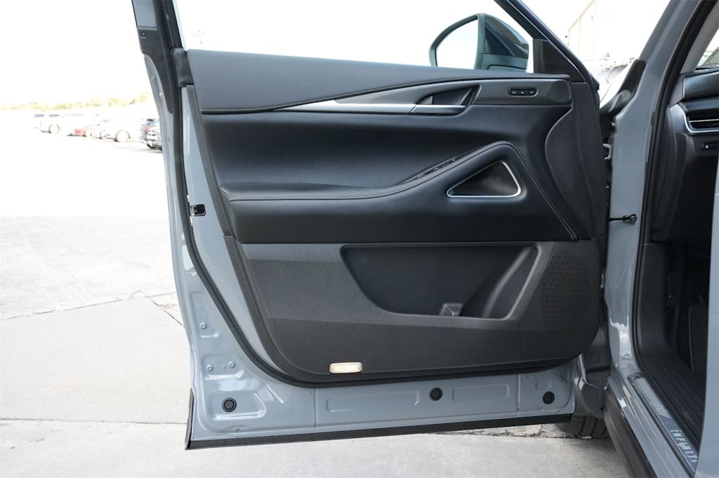 Thumbnail: 2026 INFINITI QX60 - 26