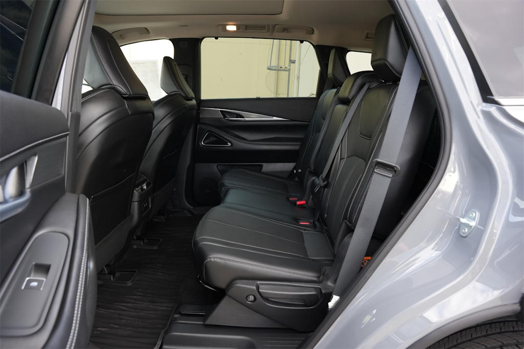 Thumbnail: 2026 INFINITI QX60 - 13