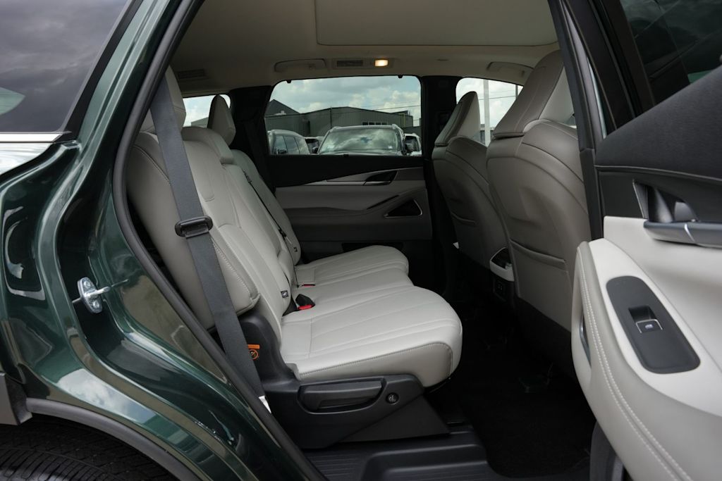 Thumbnail: 2026 INFINITI QX60 - 25