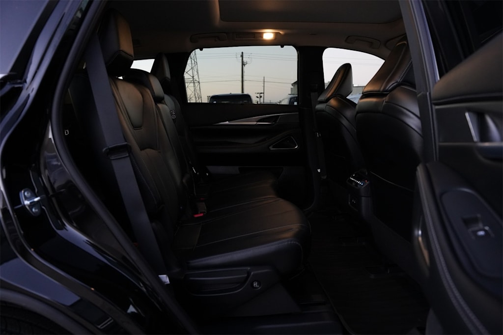 Thumbnail: 2026 INFINITI QX60 - 24