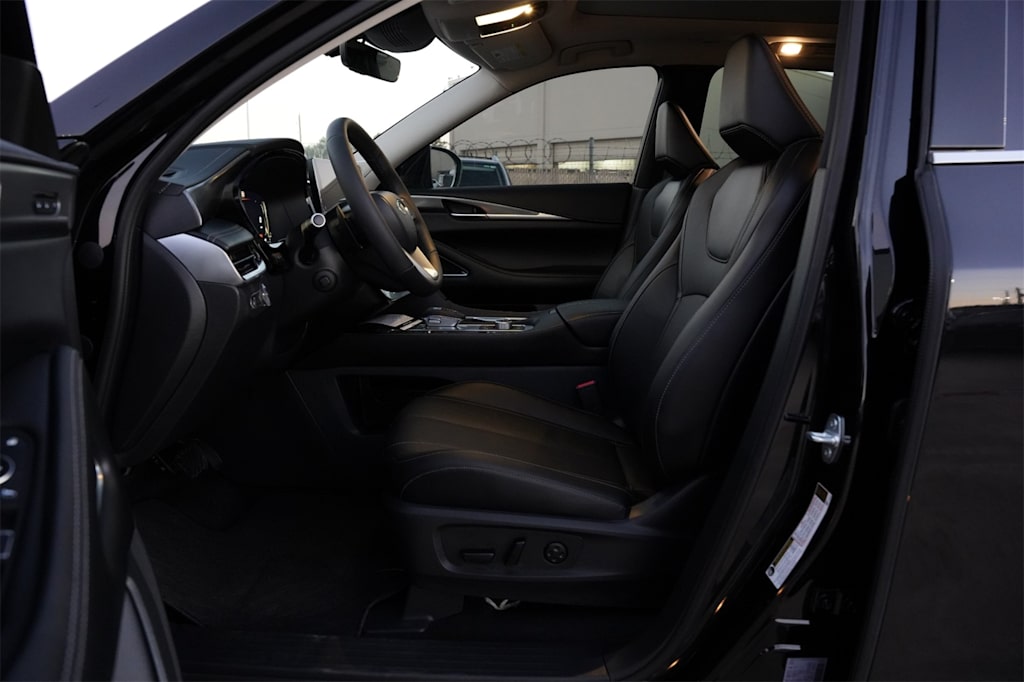 Thumbnail: 2026 INFINITI QX60 - 9