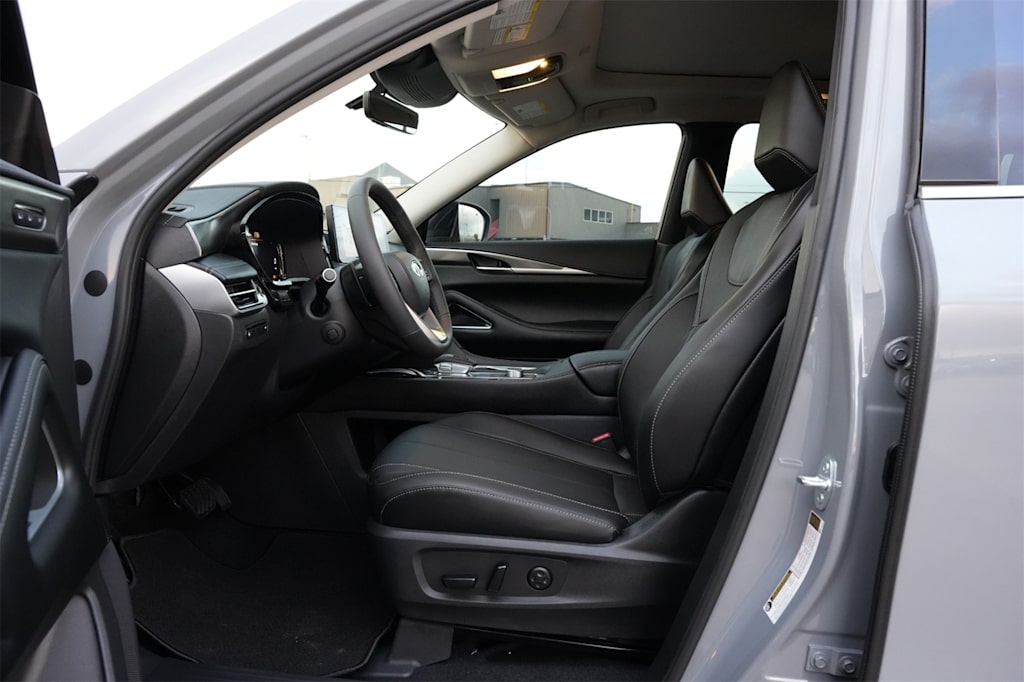 Thumbnail: 2026 INFINITI QX60 - 10