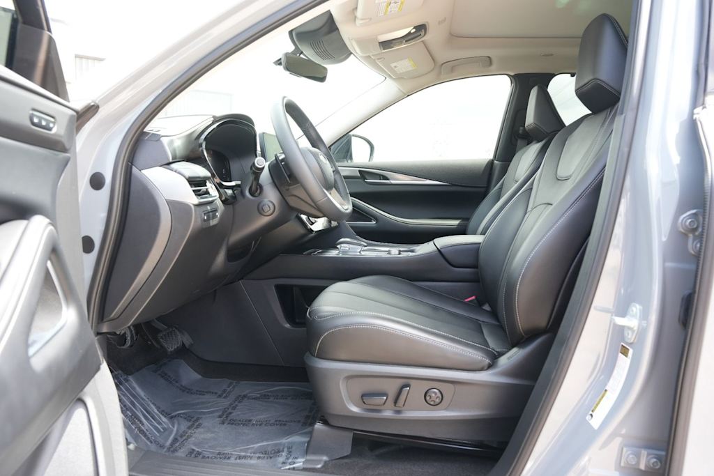 Thumbnail: 2026 INFINITI QX60 - 10
