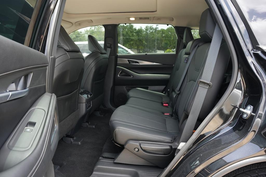 Thumbnail: 2026 INFINITI QX60 - 10