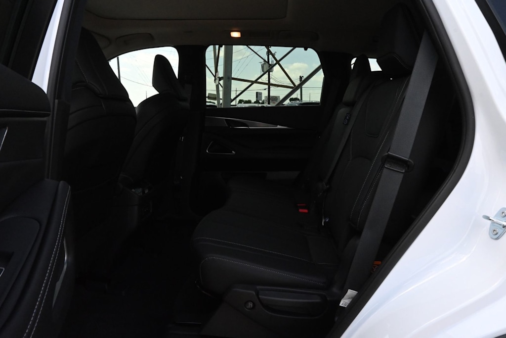 Thumbnail: 2026 INFINITI QX60 - 11