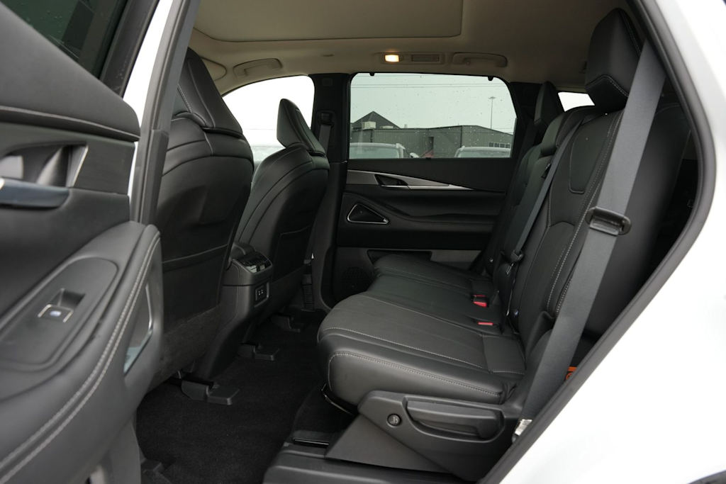 Thumbnail: 2026 INFINITI QX60 - 11