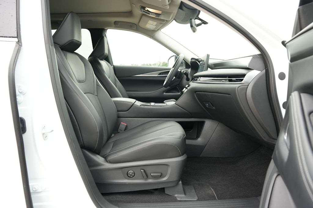 Thumbnail: 2026 INFINITI QX60 - 10