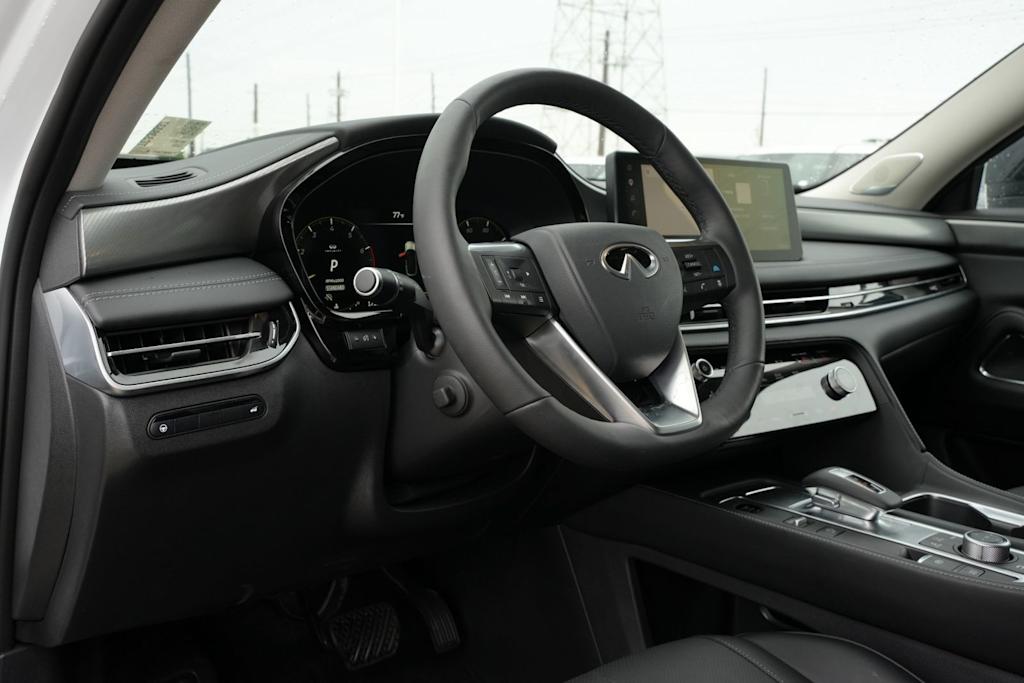 Thumbnail: 2026 INFINITI QX60 - 8