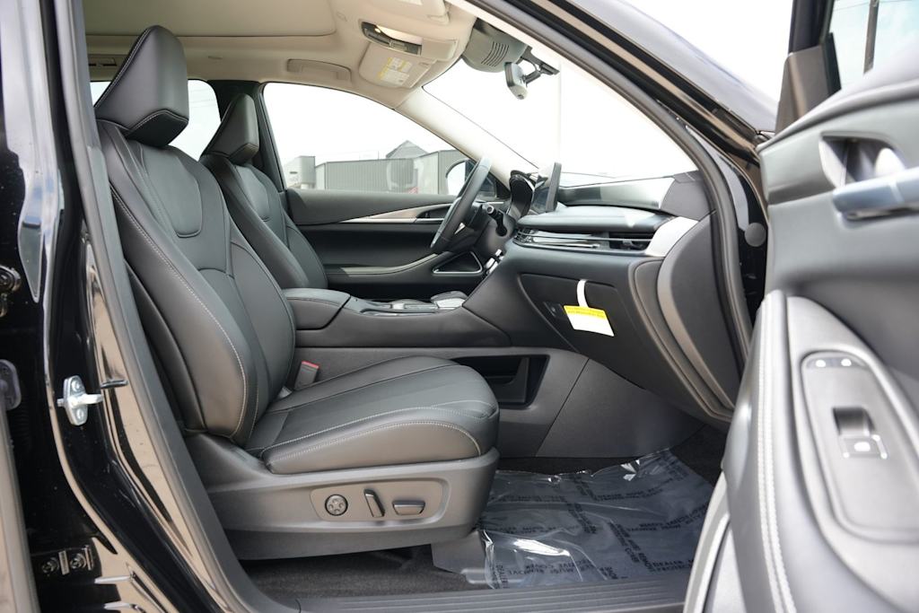 Thumbnail: 2026 INFINITI QX60 - 26