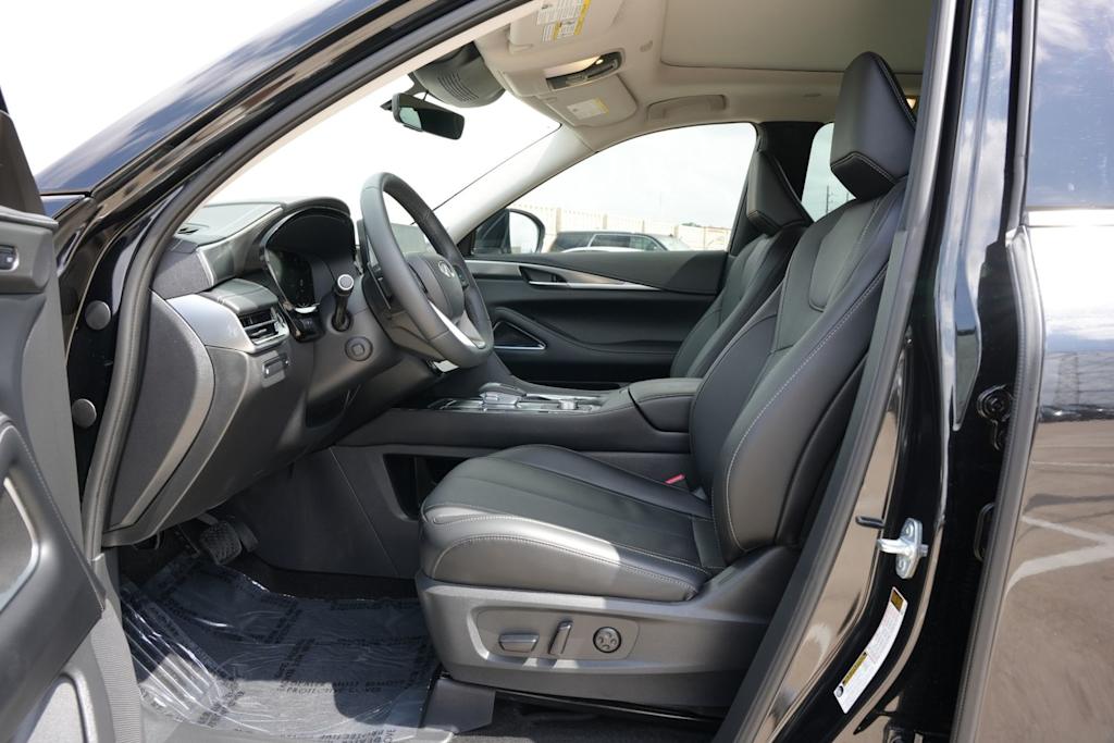 Thumbnail: 2026 INFINITI QX60 - 9