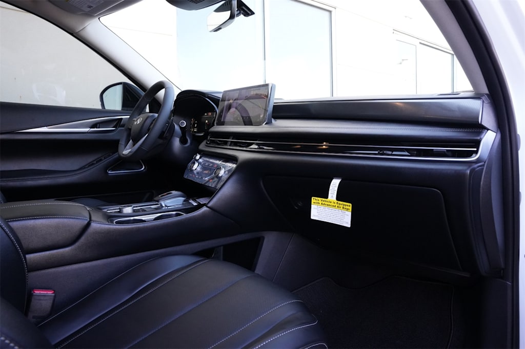 Thumbnail: 2026 INFINITI QX60 - 16