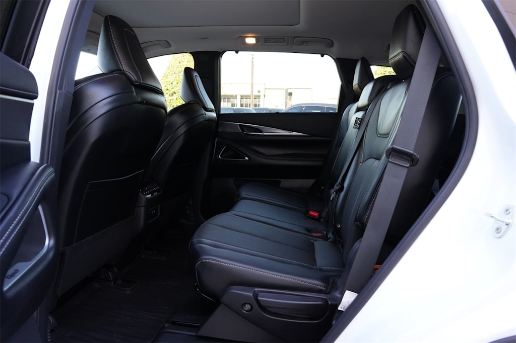 Thumbnail: 2026 INFINITI QX60 - 14