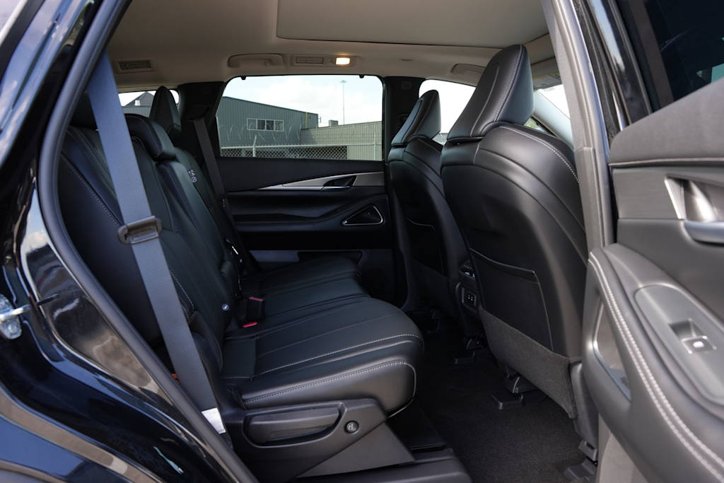 Thumbnail: 2026 INFINITI QX60 - 26