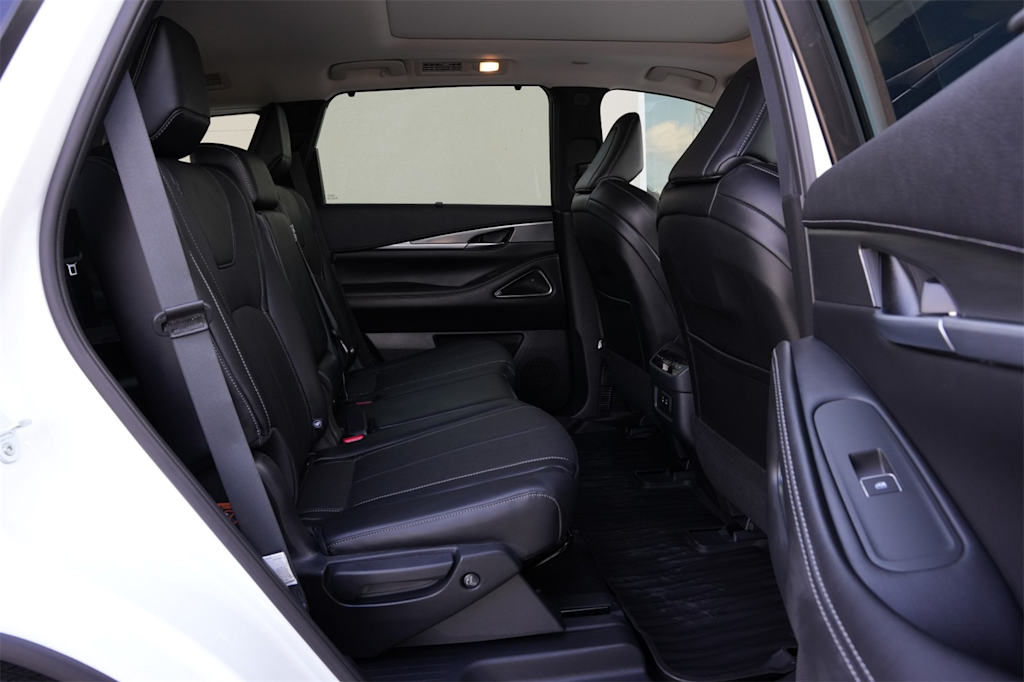 Thumbnail: 2026 INFINITI QX60 - 25