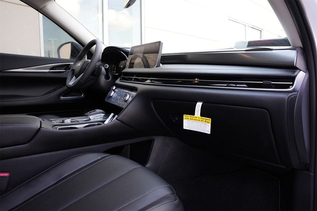 Thumbnail: 2026 INFINITI QX60 - 12