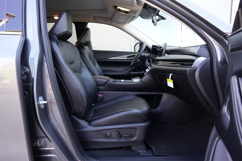 Thumbnail: 2026 INFINITI QX60 - 28