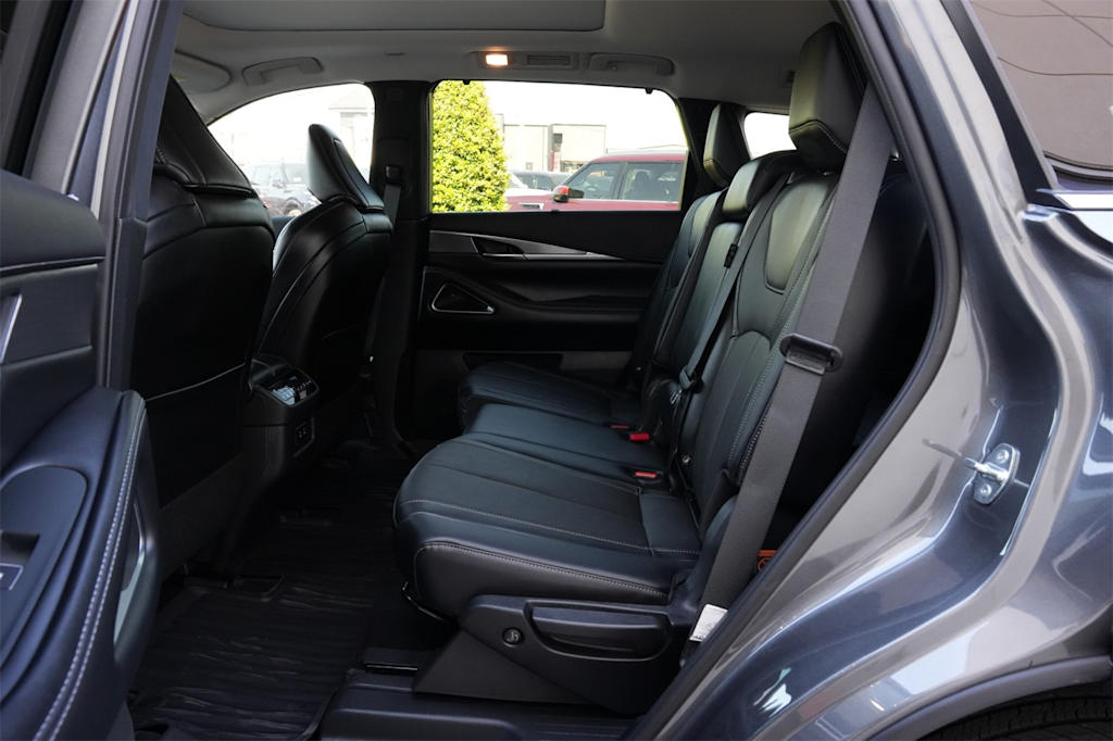 Thumbnail: 2026 INFINITI QX60 - 12