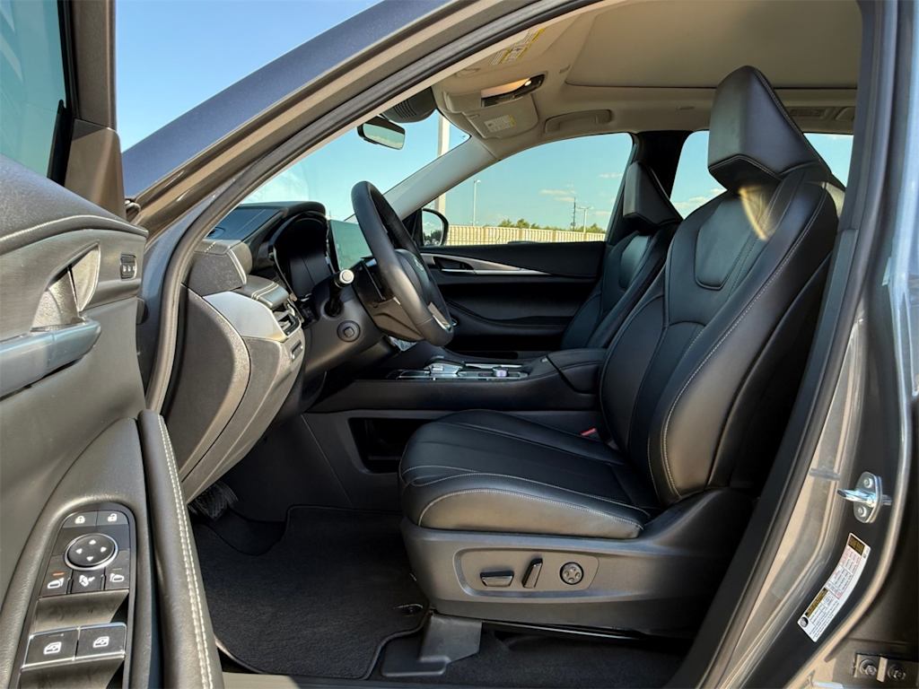 Thumbnail: 2026 INFINITI QX60 - 10